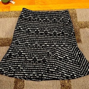 Ann Taylor black and white pencil skirt size 6